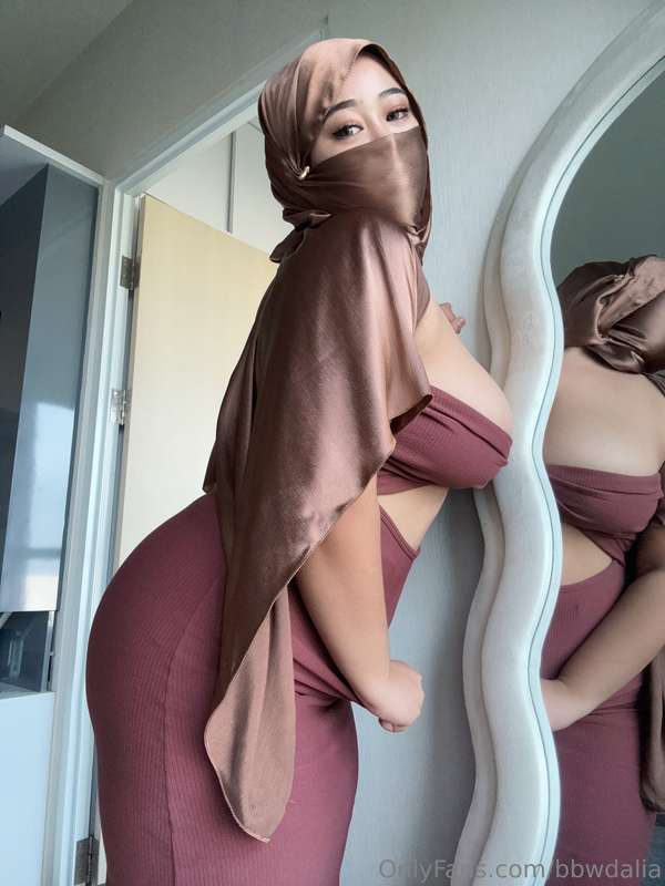 Muslim Milf Leaks: bbwdalia – Can You Stop Staring? ?