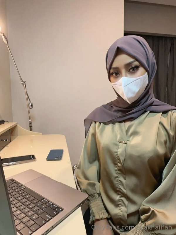 Muslim Milf Hijabi Leaks – OnlyFans Exclusive ?