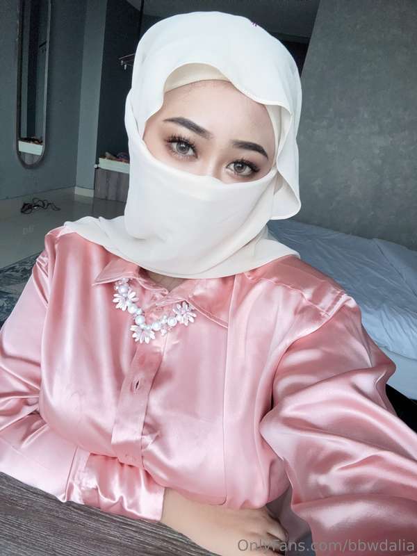 Muslim Milf Hijabi Leaks – Exclusive Hijabi Onlyfans Content