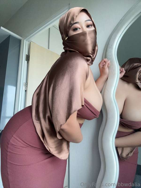 Muslim Milf Hijabi Leaks: bbwdalia – Which Side Do You Prefer?