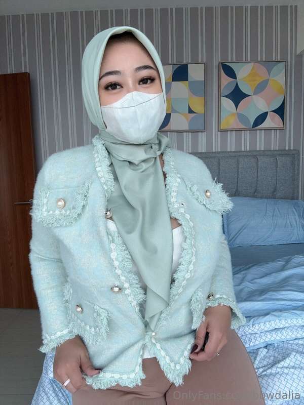 bbwdalia – Muslim Hijabi Tease & Bedroom Secrets ?