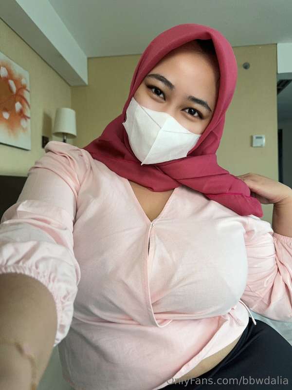Muslim Milf Hijabi Exploring Forbidden Desires: Am I Too Conservative?