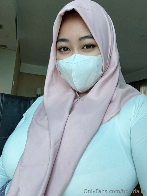 Muslim Milf Hijabi Reveals – A Sensual Muslim OnlyFans Leaks