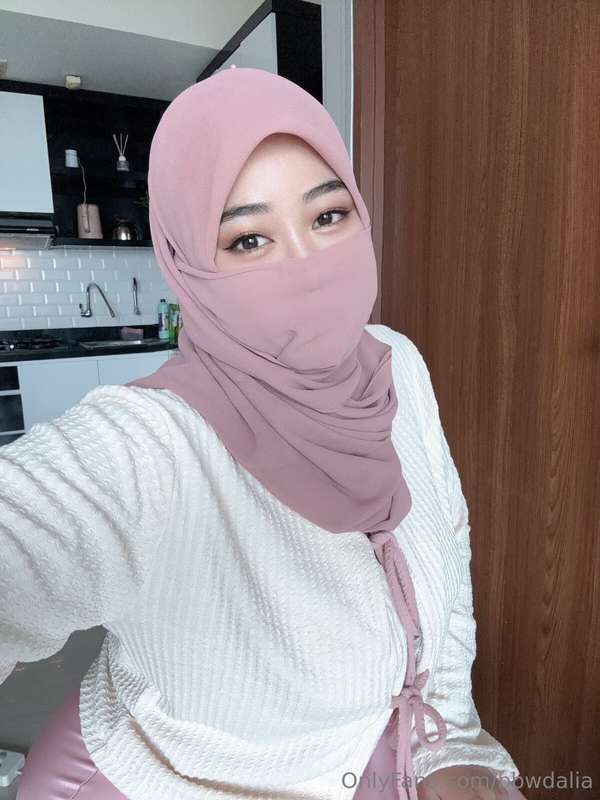 Muslim Milf Hijabi Leaks – bbwdalia’s Desires ??