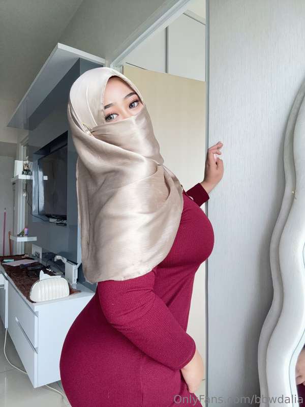 Muslim Milf Hijab Leak – bbwdalia’s Submission