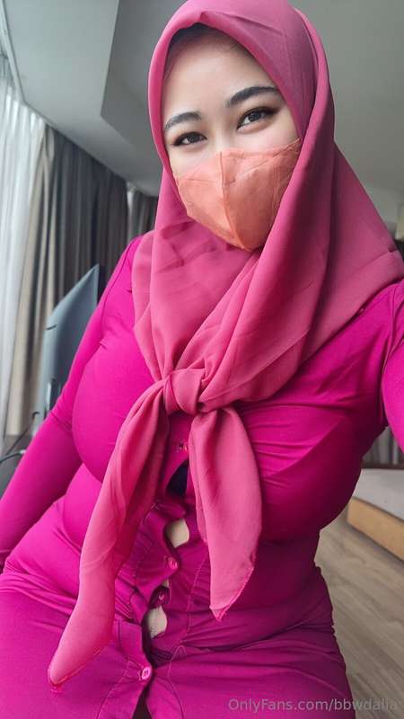 Muslim Milf Unwrapped: Exposing Forbidden Desires with Hijabi BBW