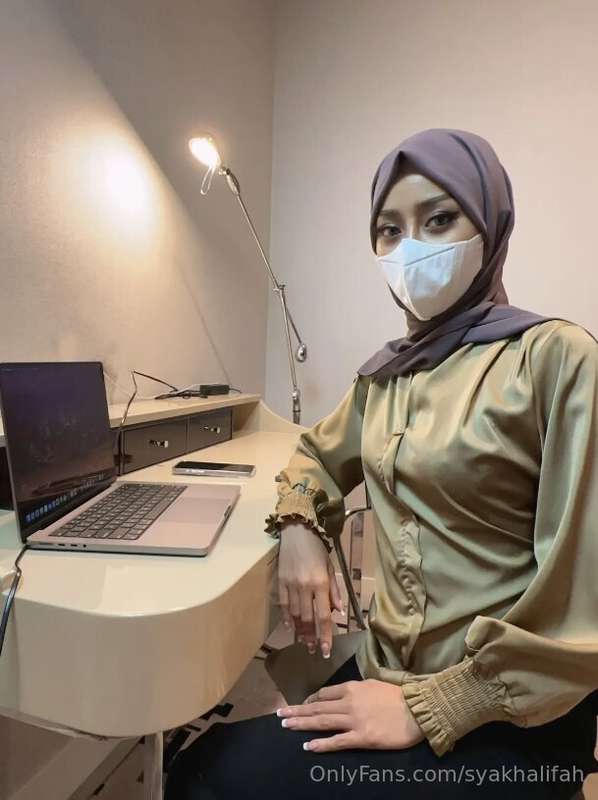 Muslim Milf Hijabi Leaks – Syakhalifah Overtime ?