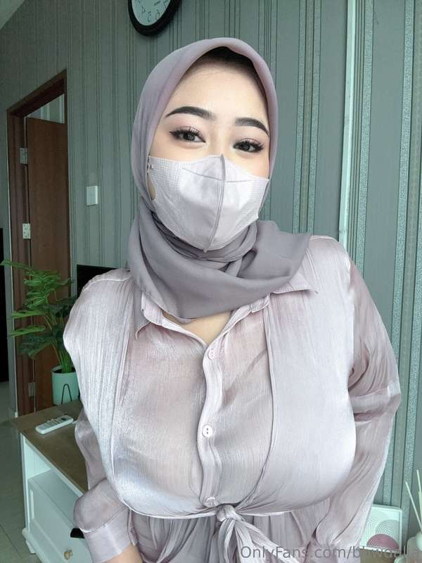 Muslim Milf Hijab Strip – bbwdalia Reveals Her Desires ?