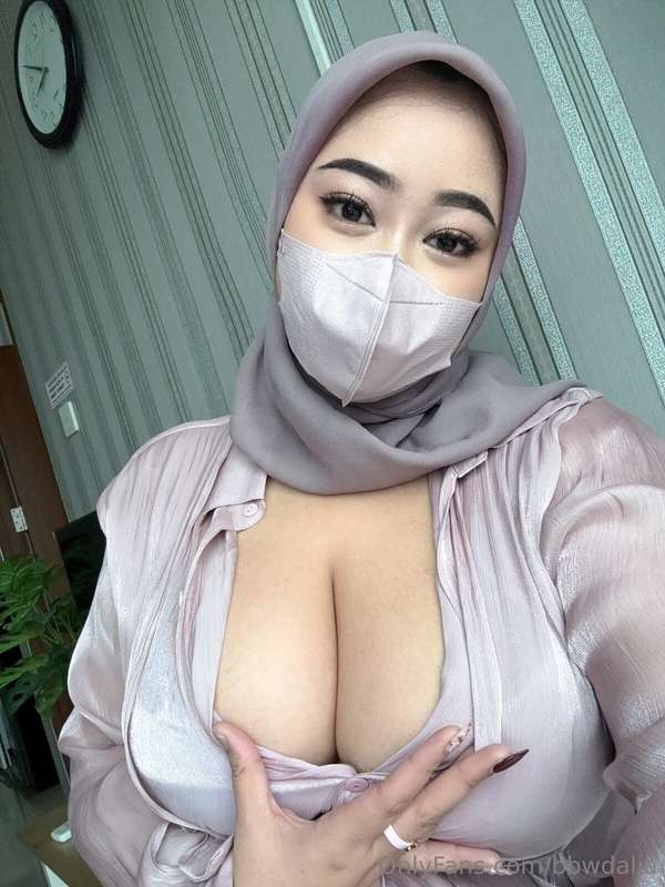 Hijabi Muslim Amateur Leak: Exposing Forbidden Delights
