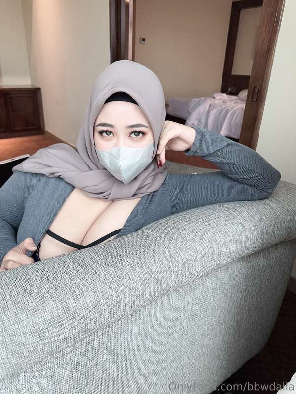 bbwdalia – Muslim Hijabi Couch Sex ? – OnlyFans Leaks