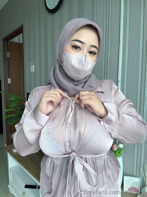 Muslim Milf Hijabi Playtime: Exposed & Raw ?