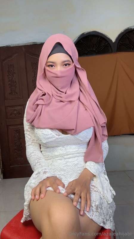 Azaleahijabi – Muslim Hijabi Leaks & Bedroom Fun ?