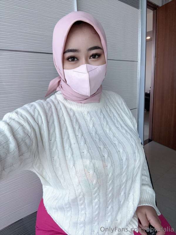 Muslim Milf Hijabi Leaks – OnlyFans Real & HD