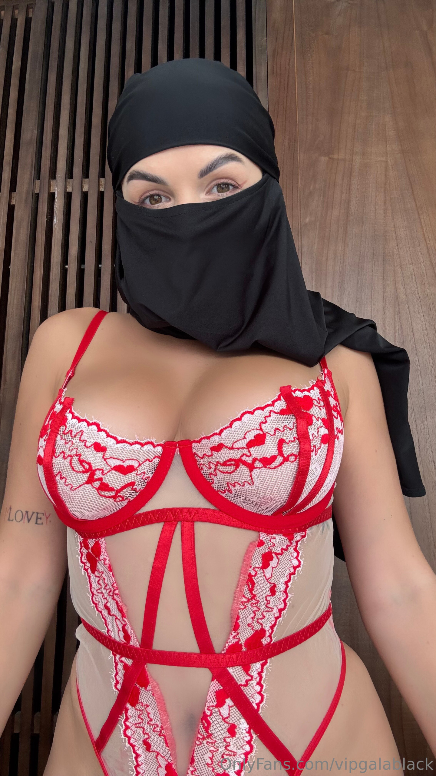 Muslim Milf Hijab Leak: Exclusive OnlyFans Content – VIPgalablack