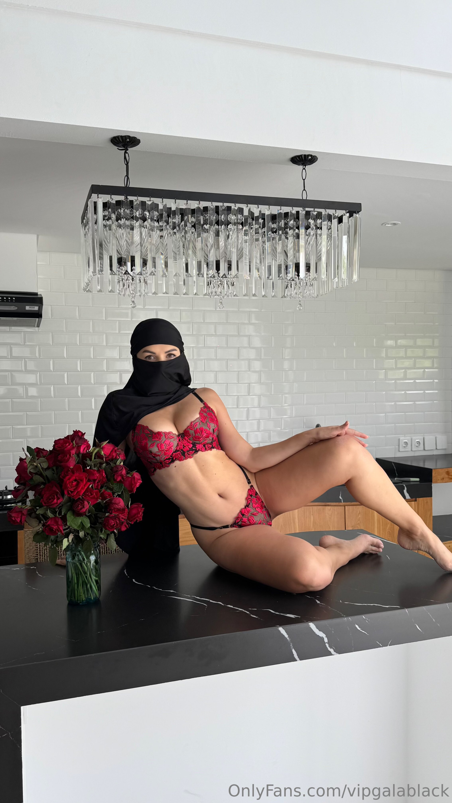 Muslim Milf Hijabi Secrets Unveiled: Red Underwear & Floral Delights